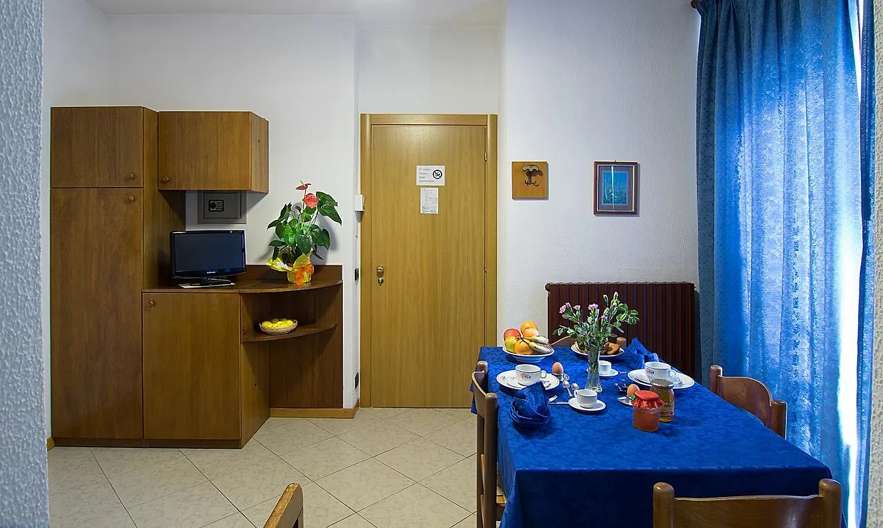 Il Moresco Residence Ceriale 0*,